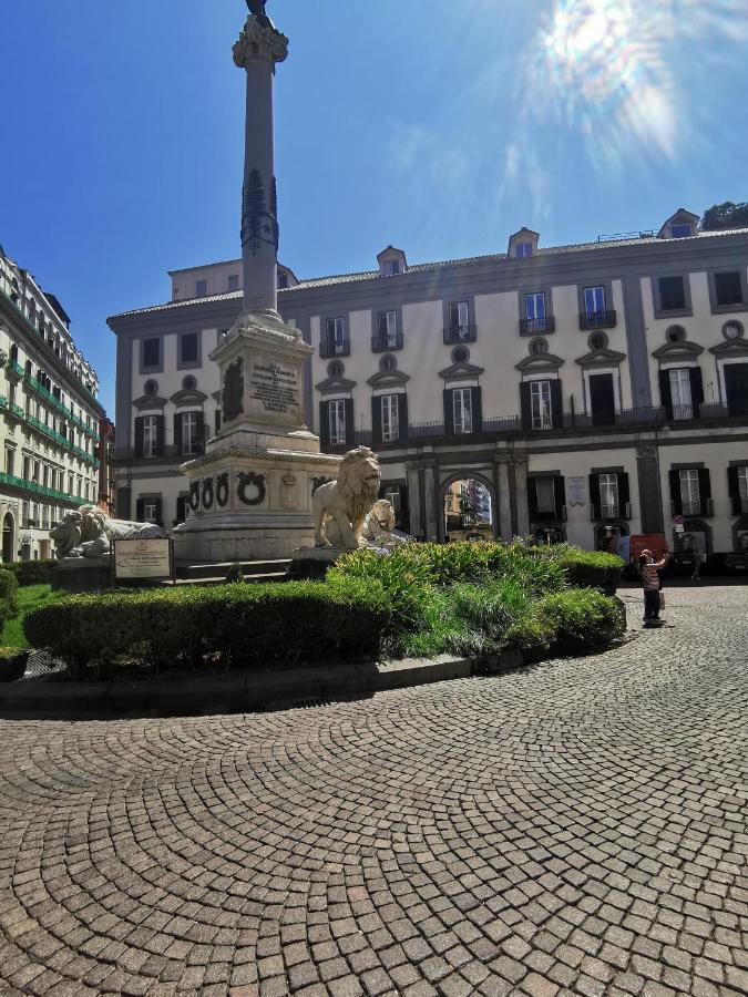 Napoli Centro Chiaia Apartment Екстериор снимка