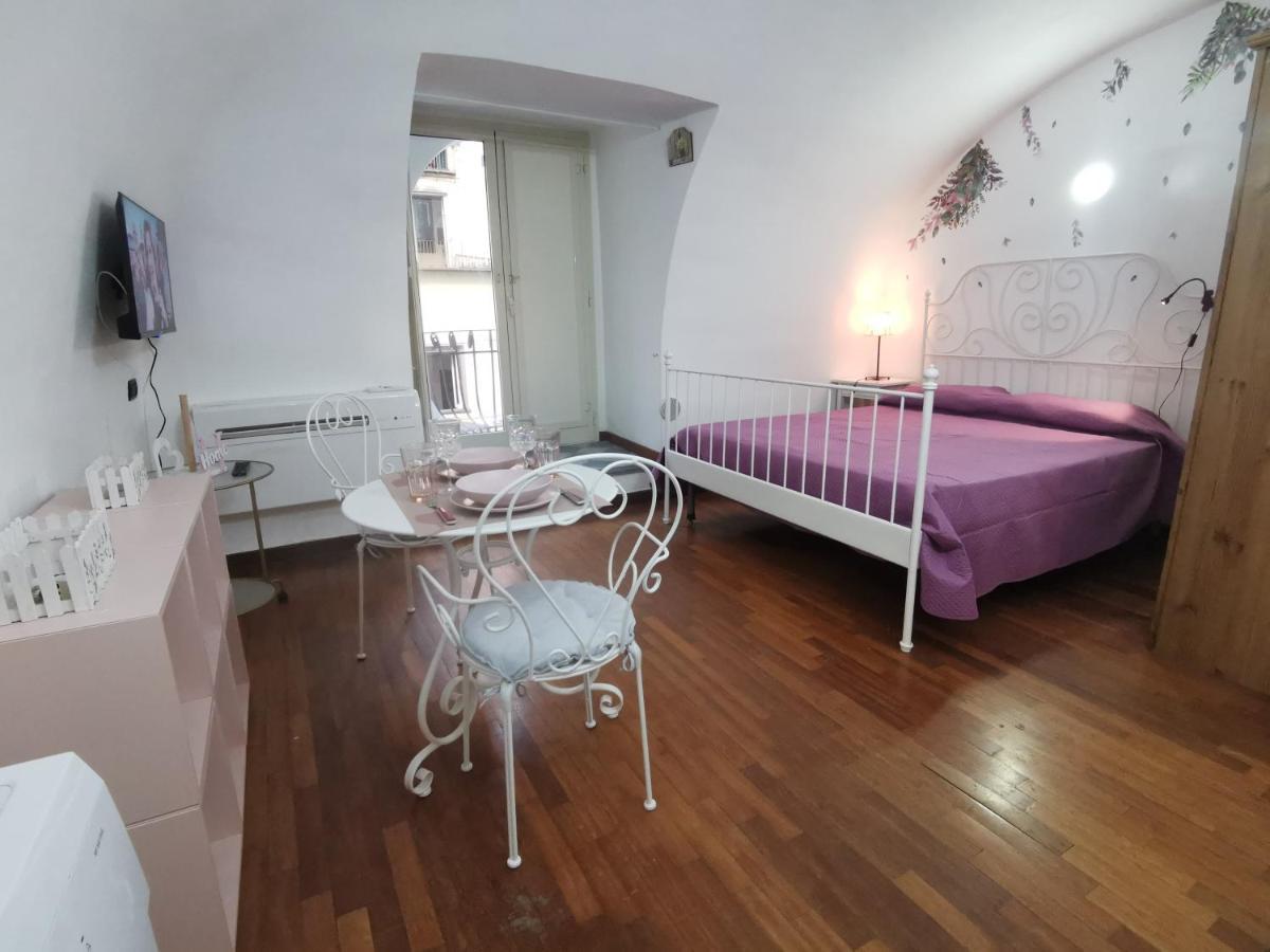 Napoli Centro Chiaia Apartment Екстериор снимка