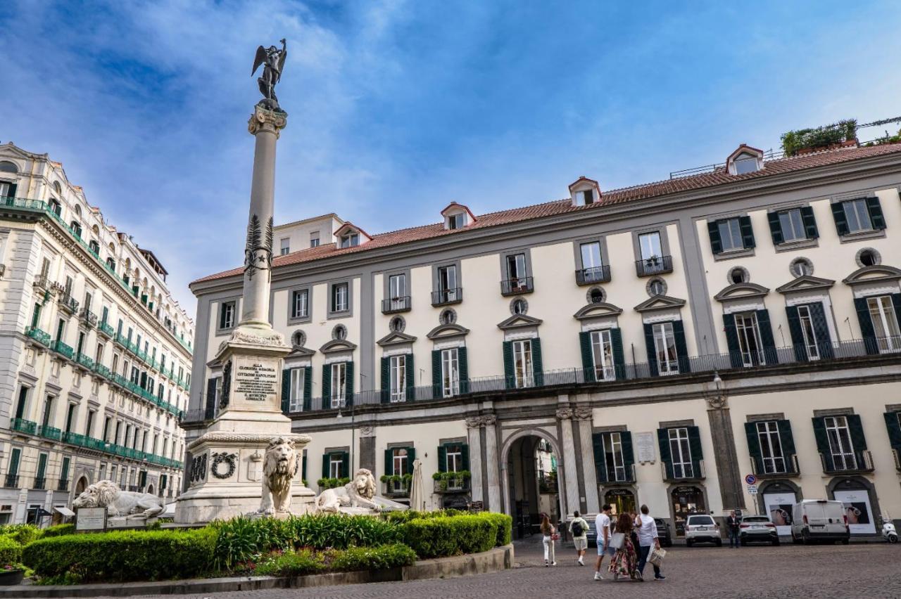 Napoli Centro Chiaia Apartment Екстериор снимка